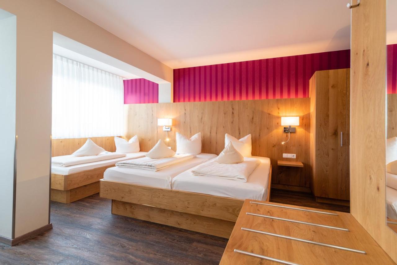 Hotel & Gasthof Richard Held Ratisbona Esterno foto
