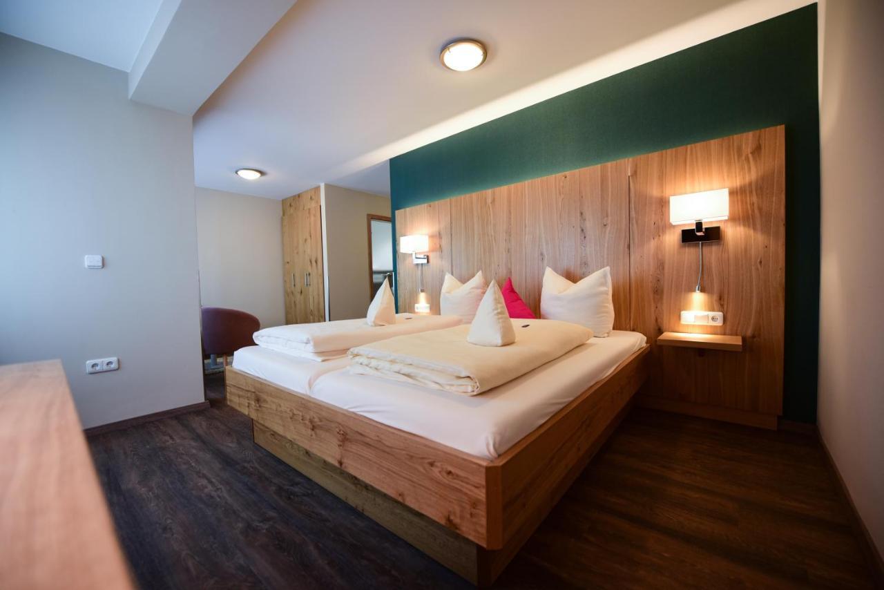 Hotel & Gasthof Richard Held Ratisbona Esterno foto